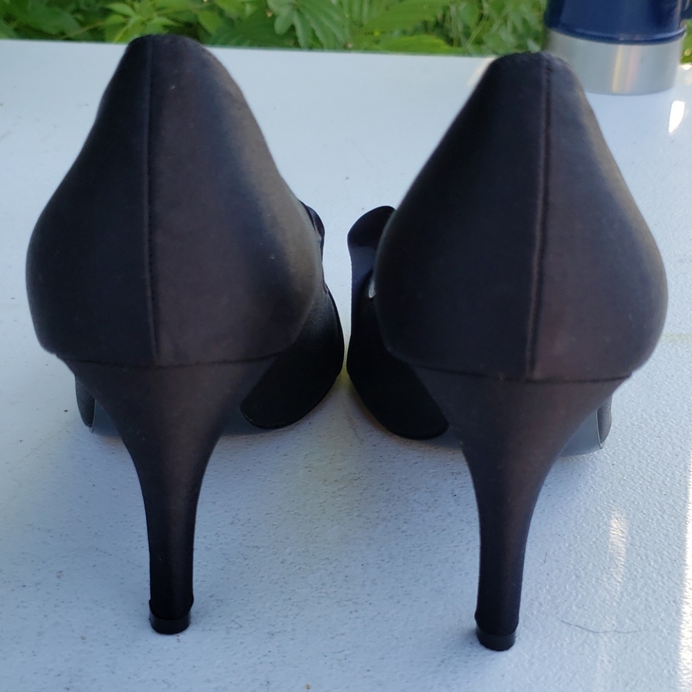Shoes - Picture 4 of 6